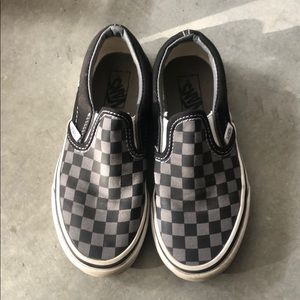 black and gray checkered vans